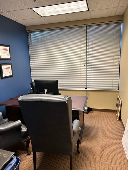 More Photos Of 1730 Park St, Naperville Office For Sale