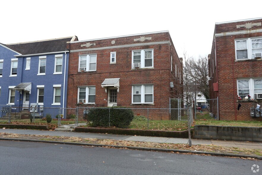 More Photos Of 1633 W Virginia Ave NE, Washington Apartments For Sale