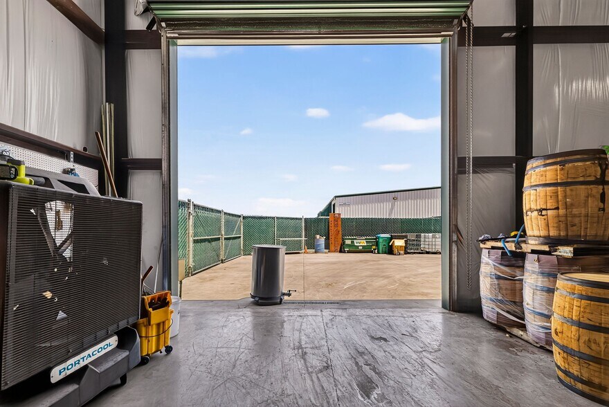 More Photos Of 13464 Browns Valley Dr, Chico Warehouse For Lease