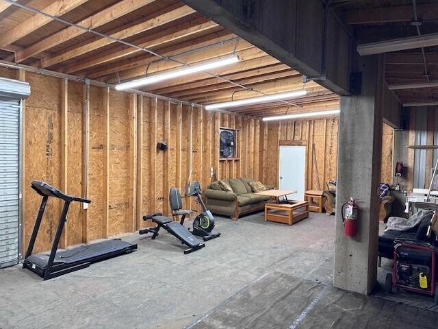 More Photos Of 761 Wesley Ave, Tarpon Springs Manufacturing For Sale