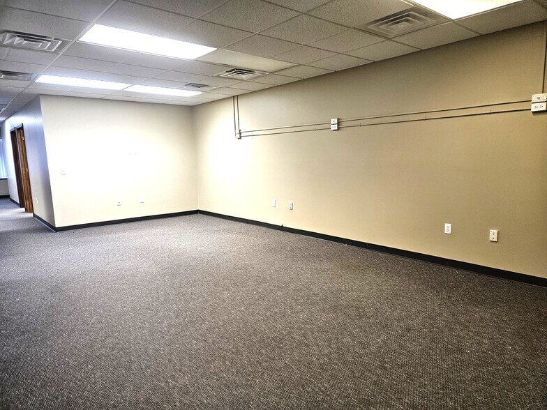 More Photos Of 6270 State St, Saginaw Freestanding For Lease