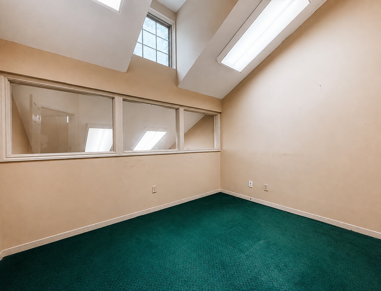 More Photos Of 1501 N Amburn Rd, Texas City Medical For Sale