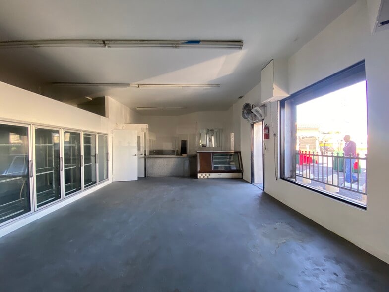 More Photos Of 5501-5517 S Vermont Ave, Los Angeles Unknown For Lease