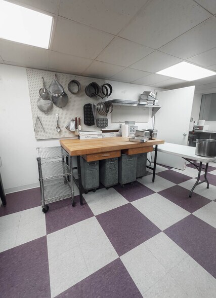 More Photos Of 205 Main St, Onalaska Specialty For Sale