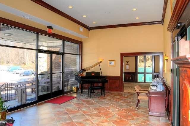 More Photos Of 10 Boice Rd, Hyde Park Medical For Sale