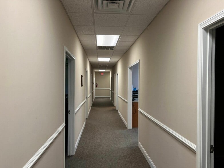 More Photos Of 289 Corporate Dr, Lumberton Office For Lease