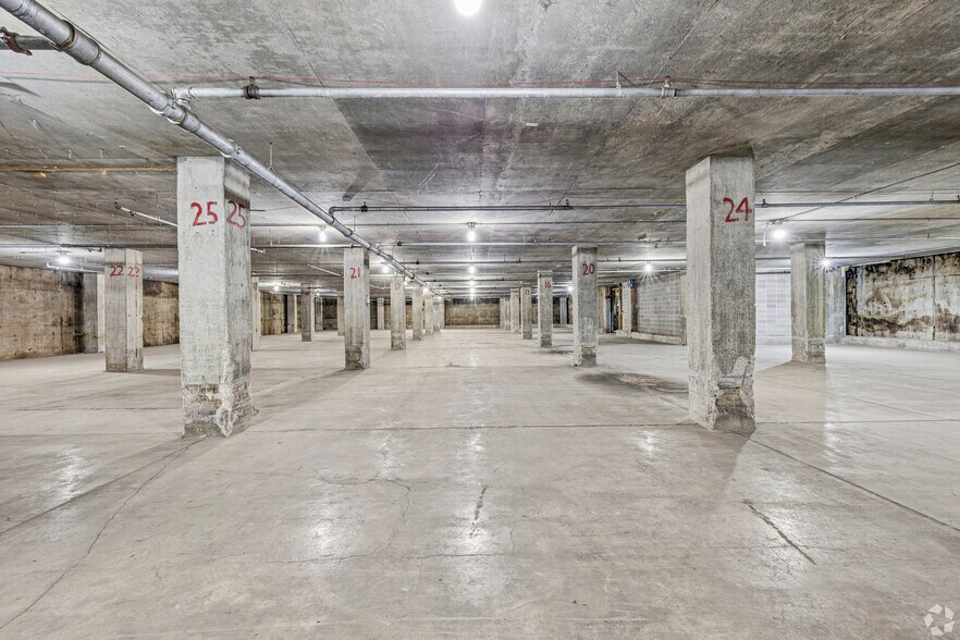 More Photos Of 651 W Phelps St, Springfield Industrial For Lease