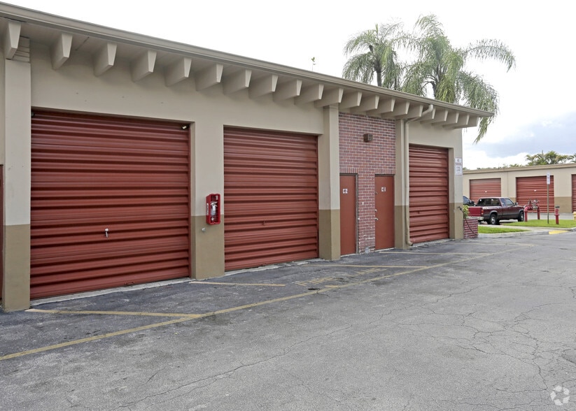 More Photos Of 991 S State Road 7, Fort Lauderdale Warehouse For Lease