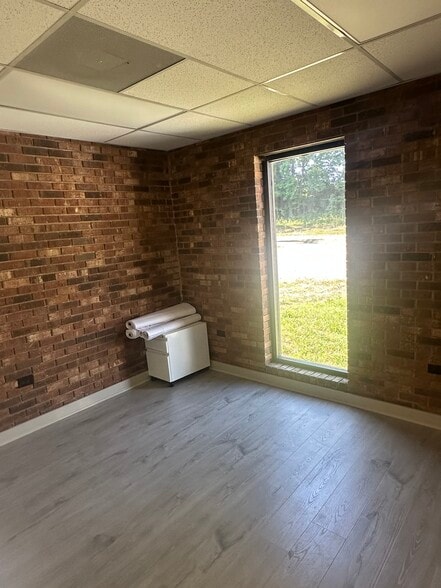 More Photos Of 1021 Tarrant Rd, Greensboro Land For Lease