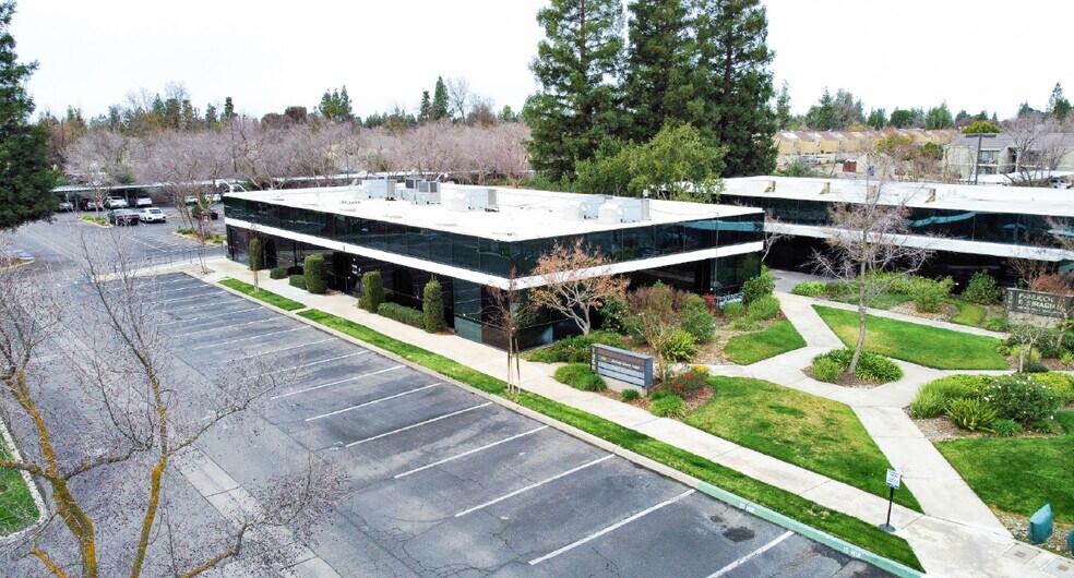 More Photos Of 1368 W Herndon Ave, Fresno Office For Sale