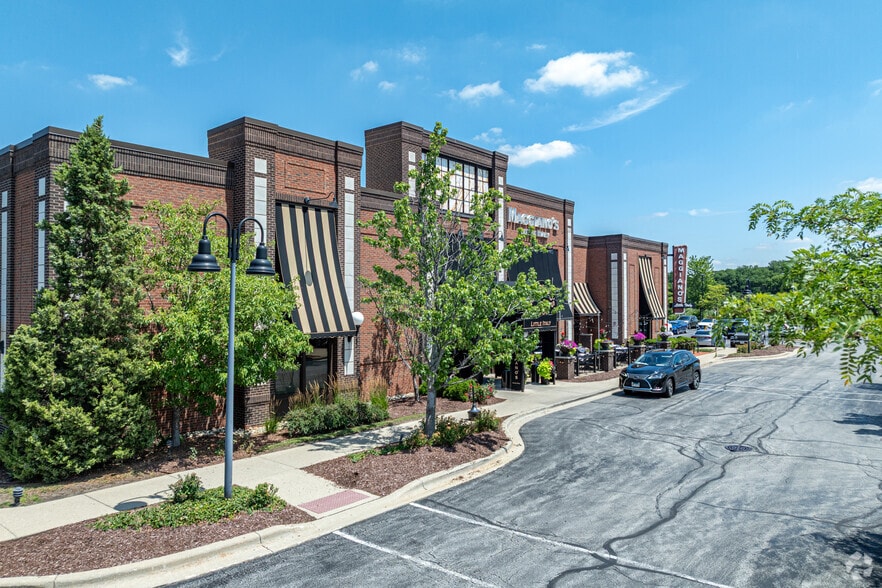 More Photos Of 1847 Freedom Dr, Naperville Restaurant For Sale