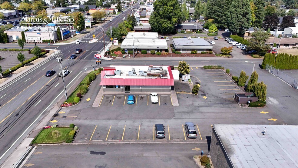 More Photos Of 398 Lancaster Dr NE, Salem Fast Food For Sale