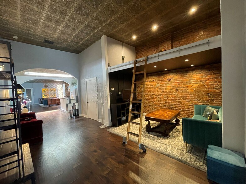 More Photos Of 9 W Main St, Ardmore Office For Sale