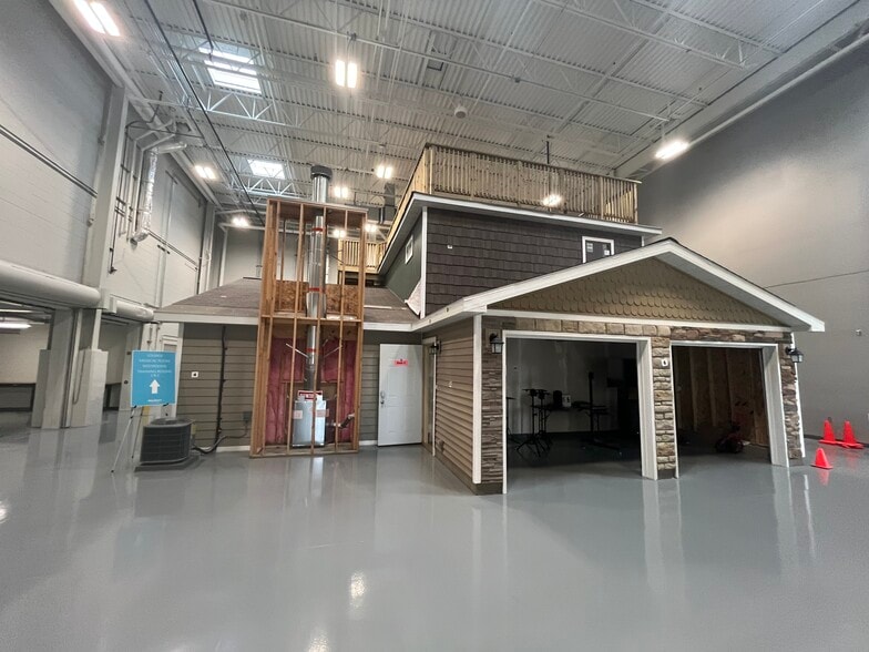 More Photos Of 2960 Ena Dr, Lansing Manufacturing For Lease