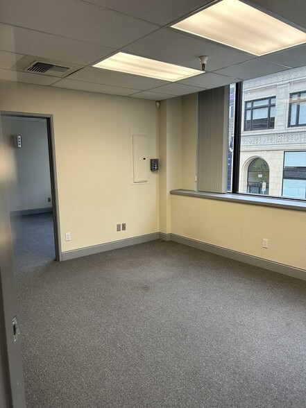 More Photos Of 1771-1775 Broadway, Oakland Office For Lease