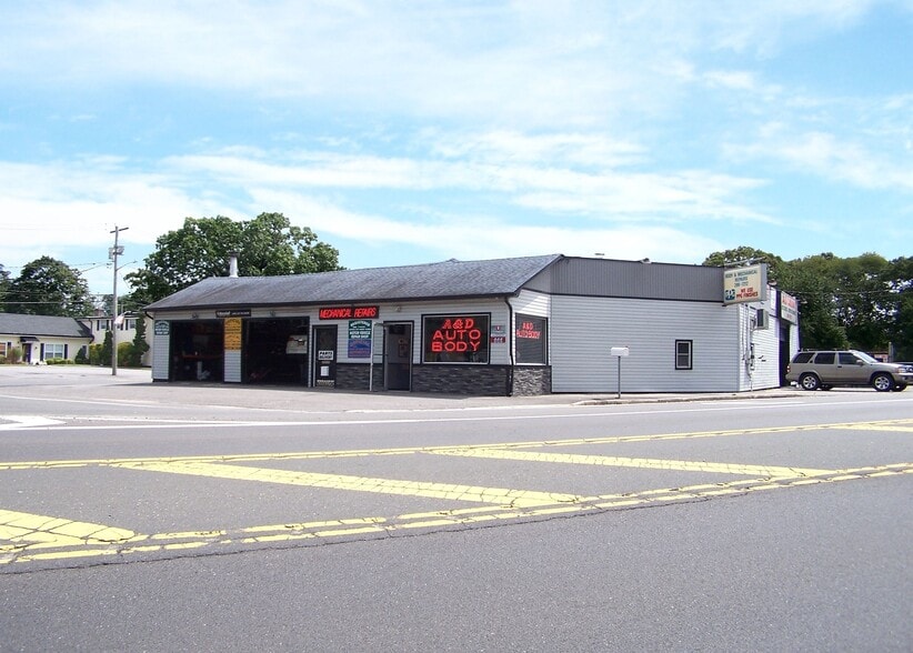 More Photos Of 2448 Montauk Hwy, Brookhaven Auto Repair For Sale