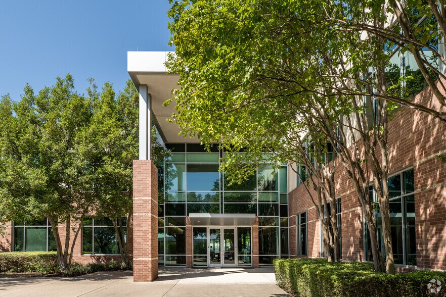More Photos Of 9601 Amberglen Blvd, Austin Office For Lease