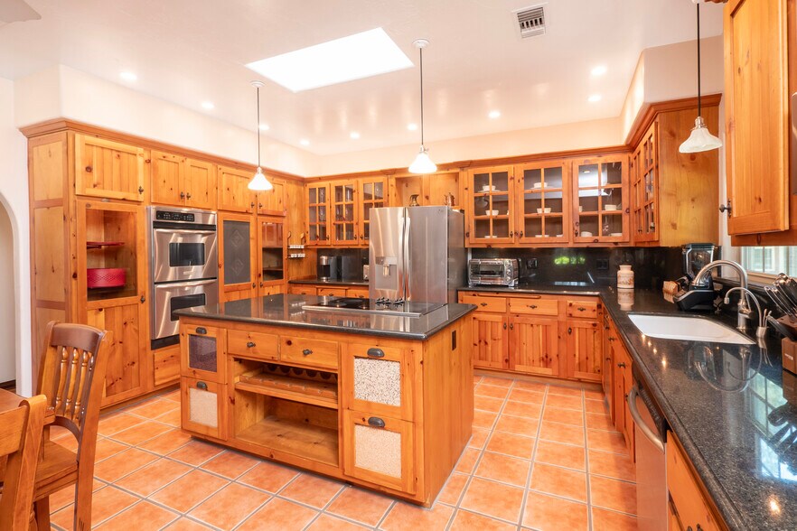 More Photos Of 2083 Grace St, Riverside Multifamily For Sale
