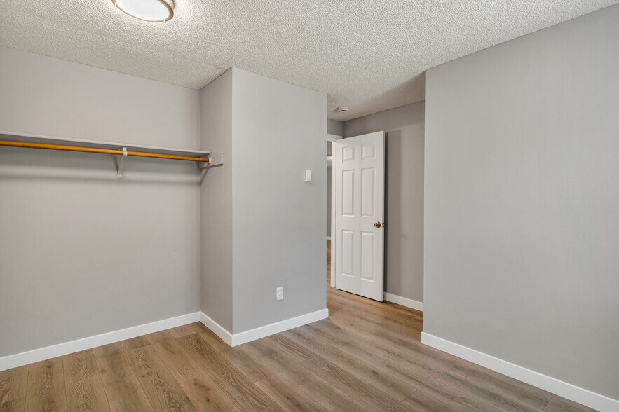 More Photos Of 2048 NE Highway 99W, McMinnville Apartments For Sale