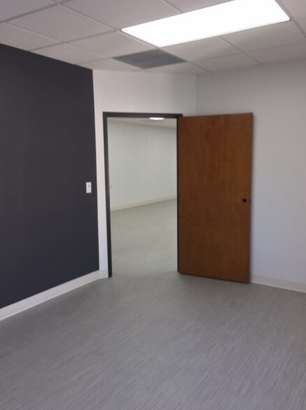 More Photos Of 15706-15708 Pomerado Rd, Poway Medical For Lease