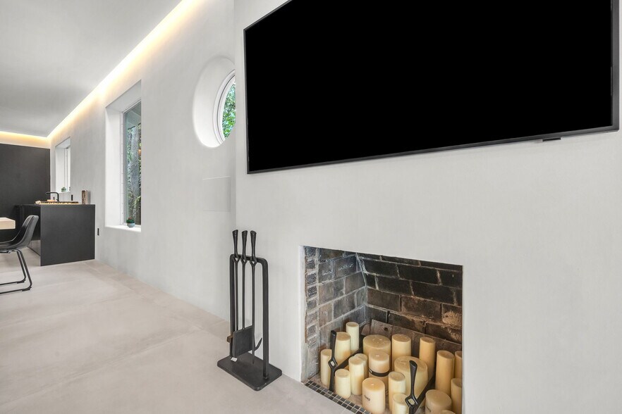 More Photos Of 120 NE 25th St, Miami Specialty For Sale