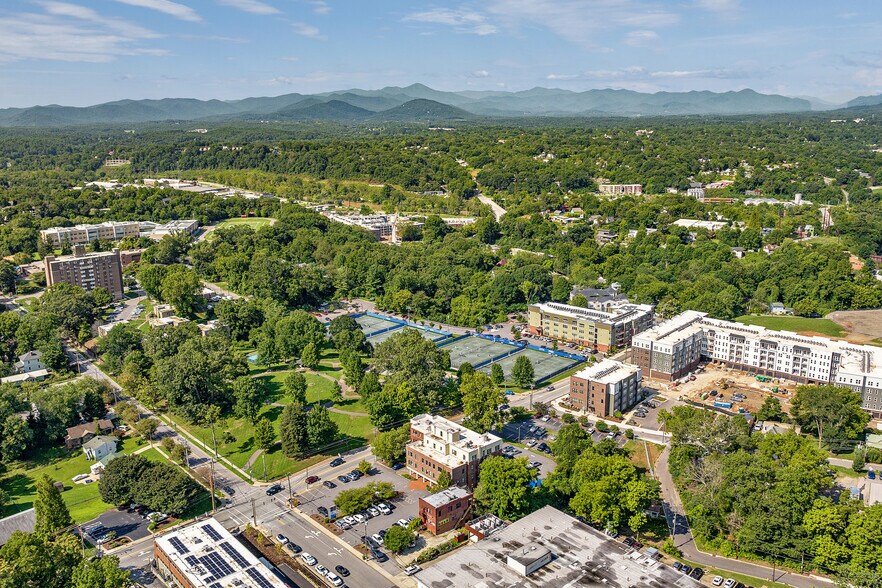 More Photos Of 53 S French Broad Ave, Asheville Medical For Lease