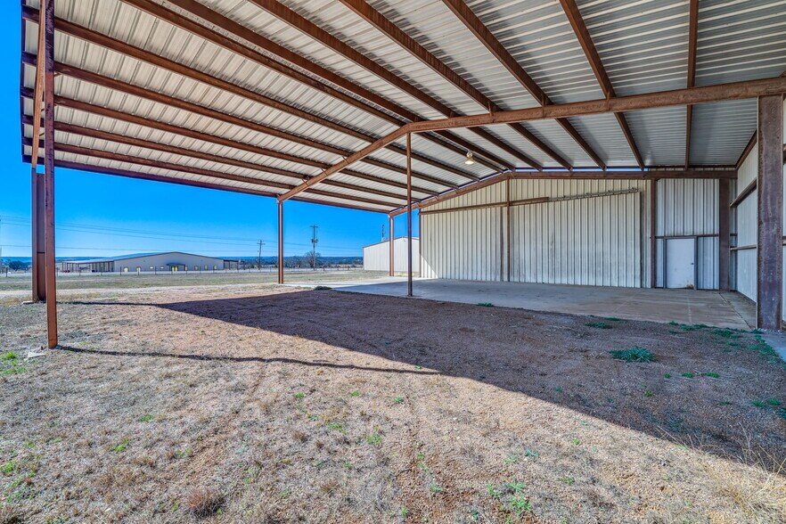 More Photos Of 2684 W US Highway 290, Fredericksburg Warehouse For Sale