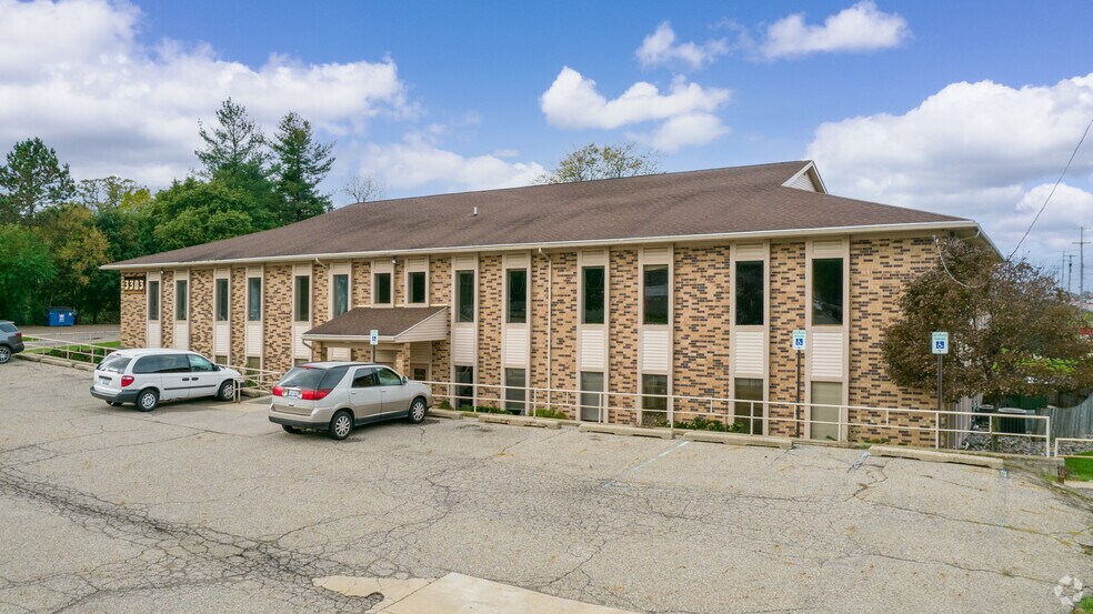 More Photos Of 3303 W Saginaw St, Lansing Office For Sale