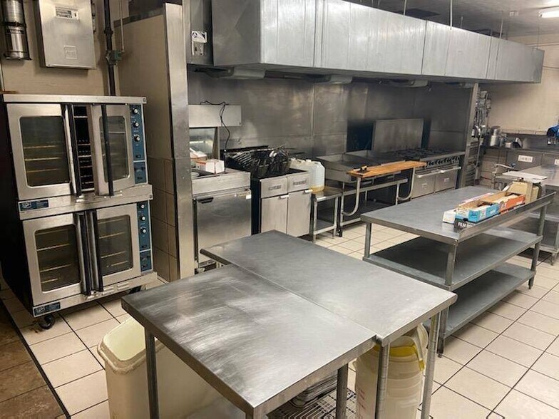 More Photos Of 306 E Thompson Ln, Nashville Freestanding For Sale