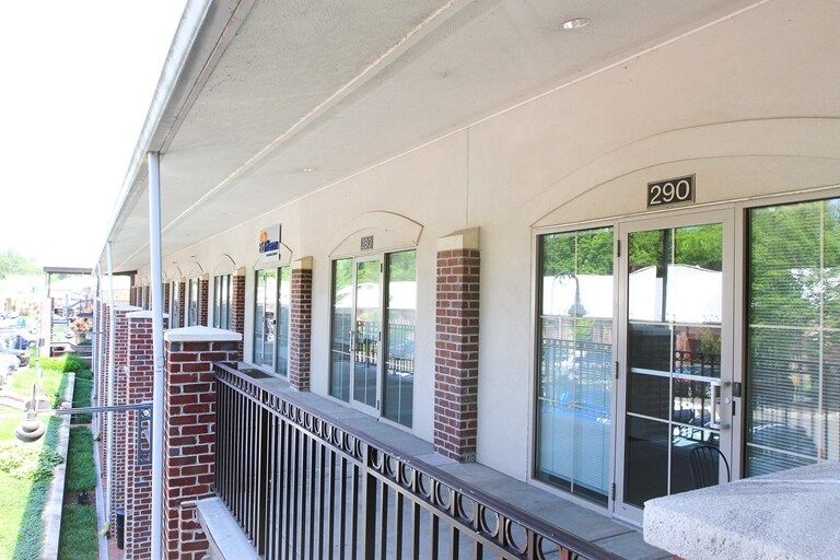More Photos Of 500-580 Union Square Dr, New Hope Office For Lease