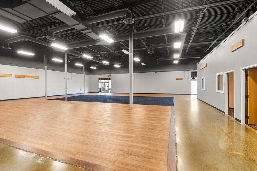 More Photos Of 304-350 NE Agness Ave, Grants Pass Unknown For Lease