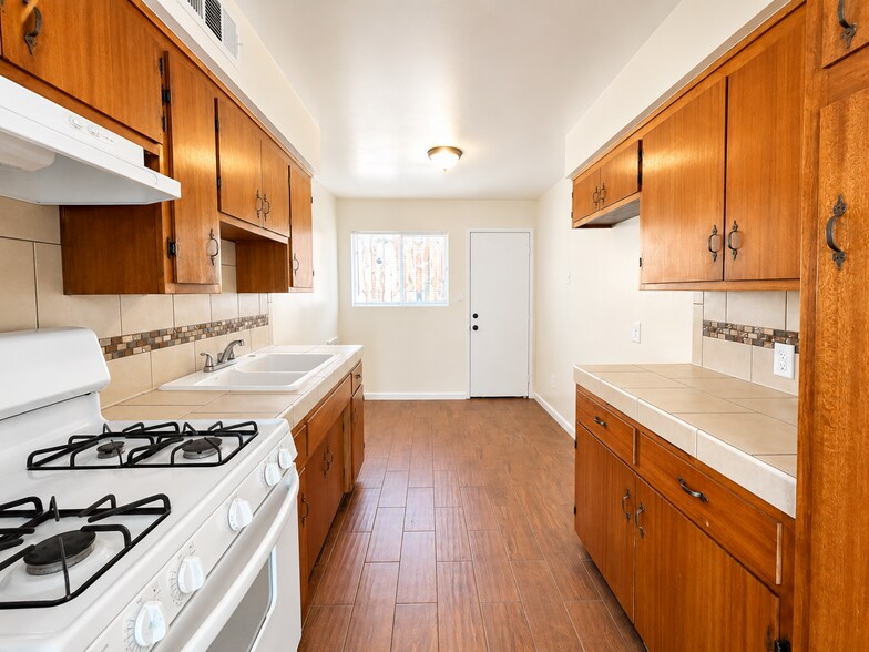 More Photos Of 4320 Columbus st, Bakersfield Multifamily For Sale