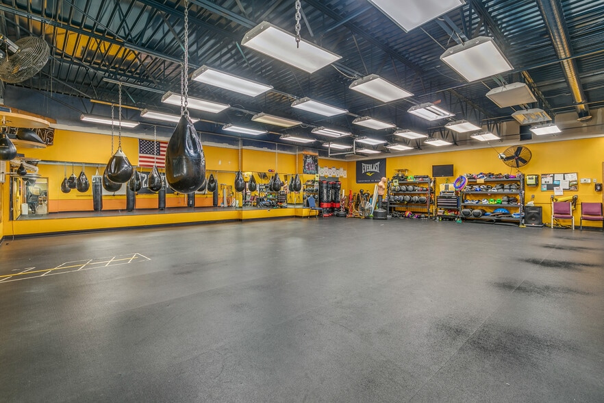 More Photos Of 133 Sandberg Rd, Monticello Storefront For Sale