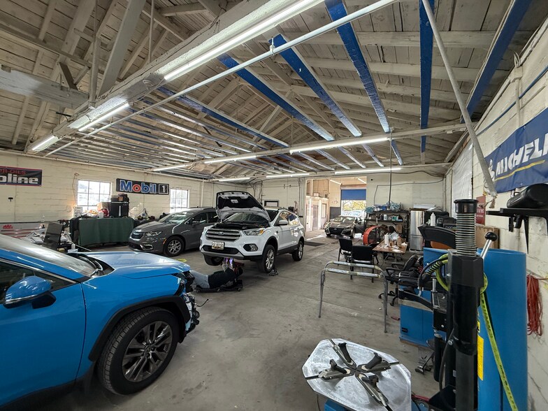 More Photos Of 9 Wilson Dr, New Castle Auto Repair For Lease