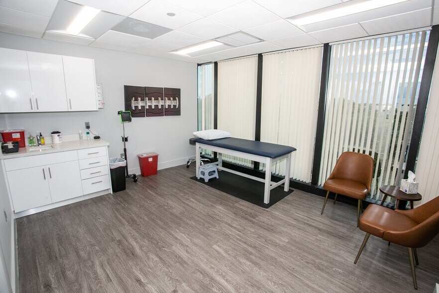 More Photos Of 1301 N Congress Ave, Boynton Beach Medical For Lease