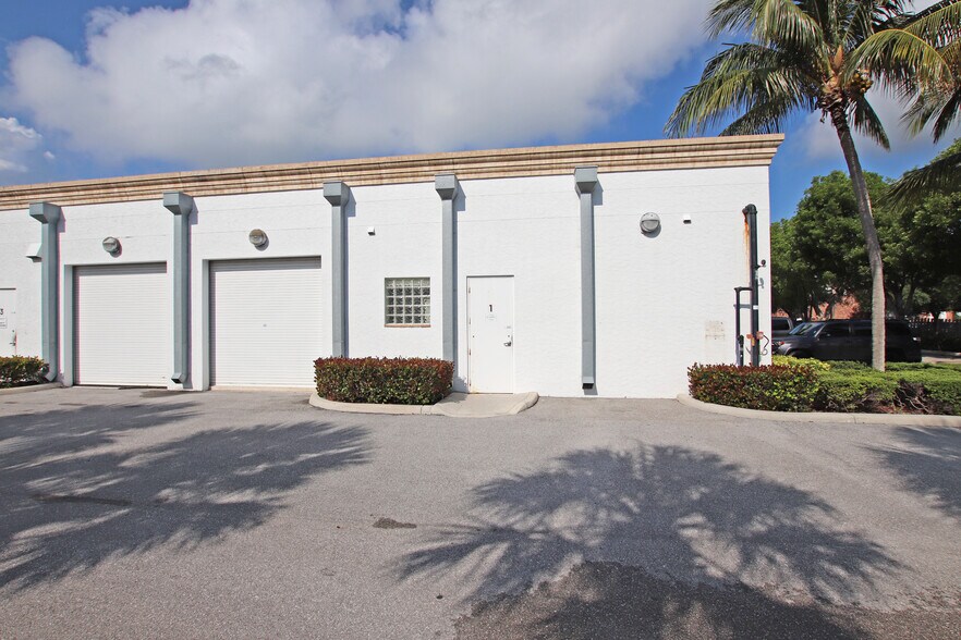 More Photos Of 400 N Cypress Dr, Tequesta Office Residential For Sale
