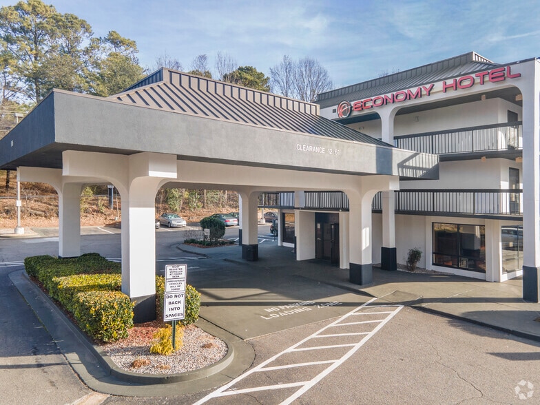 More Photos Of 9995 Old Dogwood Rd, Roswell Hotel For Sale