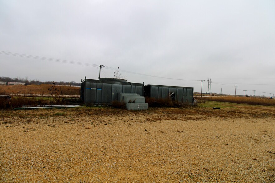 More Photos Of 5640 44th Ave S, Clinton Office For Sale