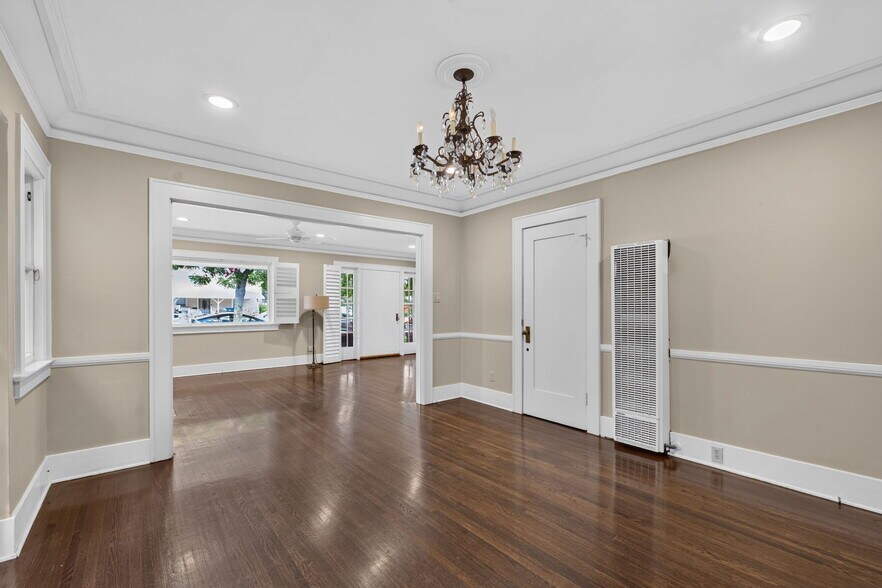 More Photos Of 119 S Adams St, Glendale Multifamily For Sale