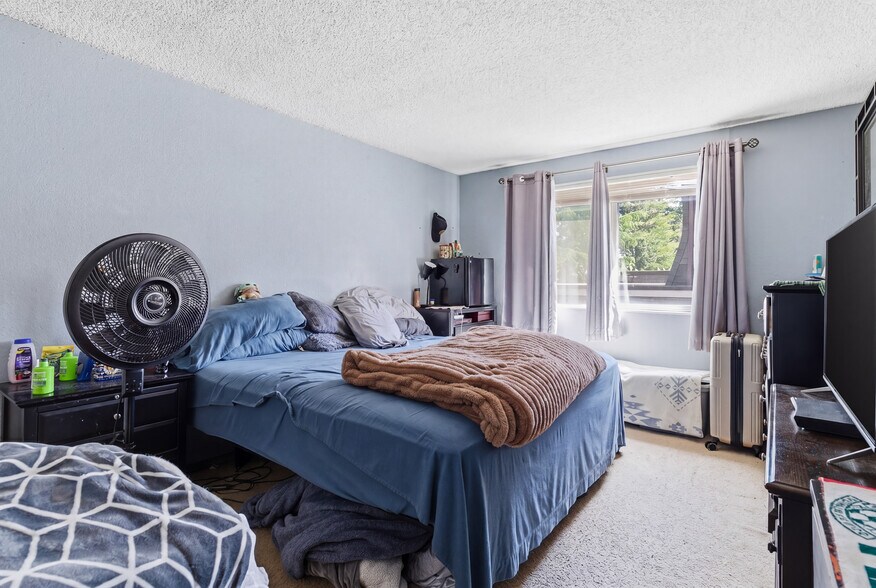 More Photos Of 14506 NE 6th Pl, Bellevue Apartments For Sale