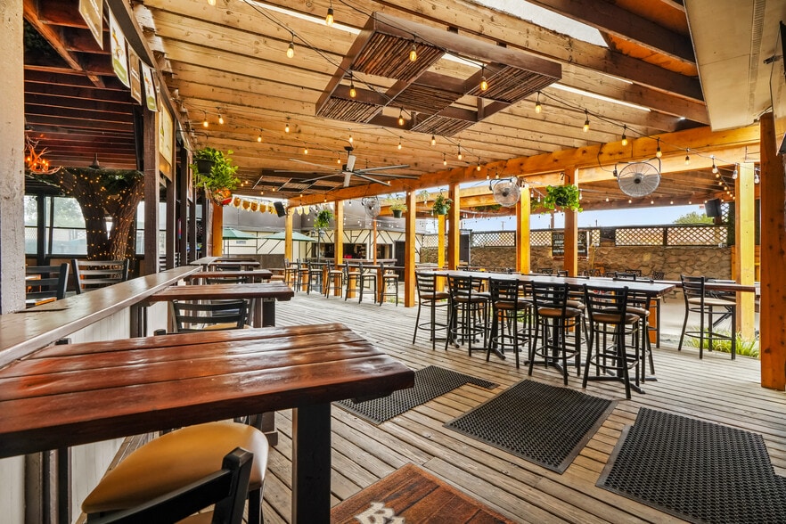 More Photos Of 5200 Doniphan Dr, El Paso Bar For Sale