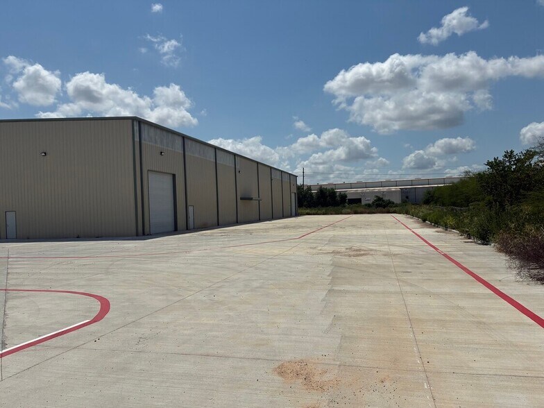 More Photos Of 34277 Sunset Ln, Brookshire Warehouse For Lease