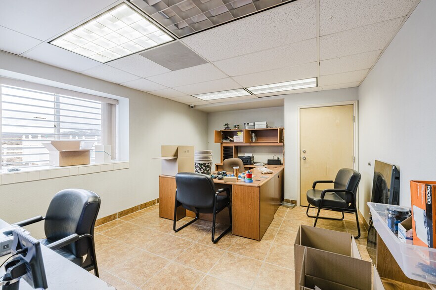 More Photos Of 1120 Hacienda Ranch Rd, Wells Truck Terminal For Lease