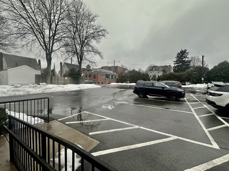 More Photos Of 36 Sherwood Pl, Greenwich Office For Lease