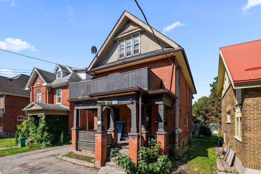 More Photos Of 541 Aylmer St N, Peterborough Apartments For Sale