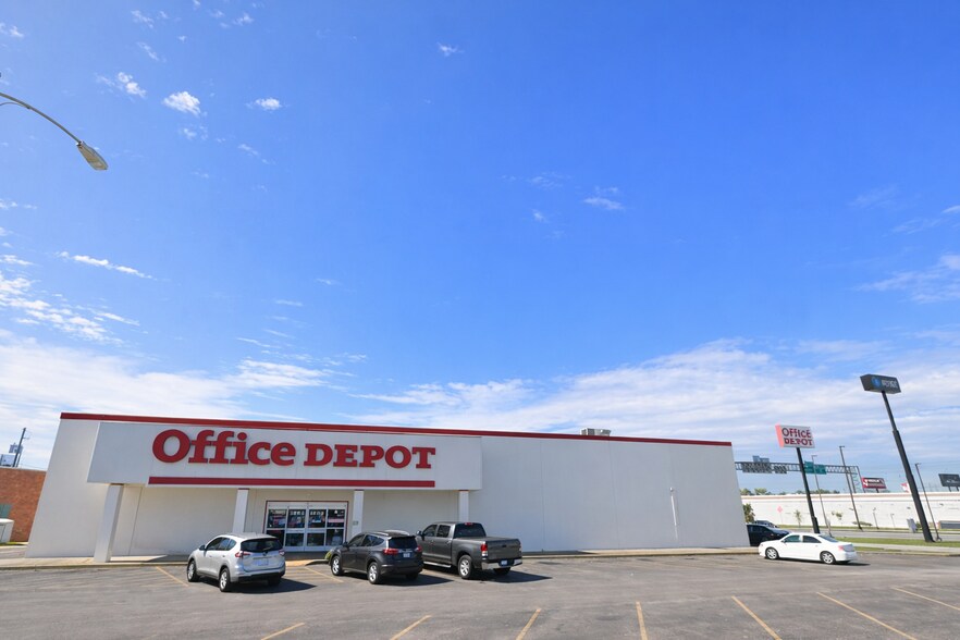 Primary Photo Of 3875 Stagg Dr, Beaumont Freestanding For Sale