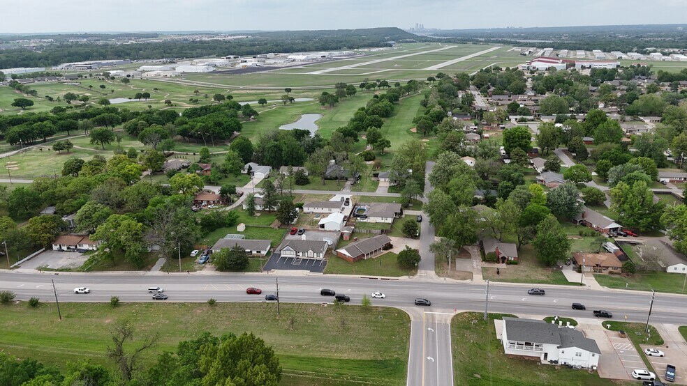 More Photos Of 1217 W Main St, Jenks Office For Lease