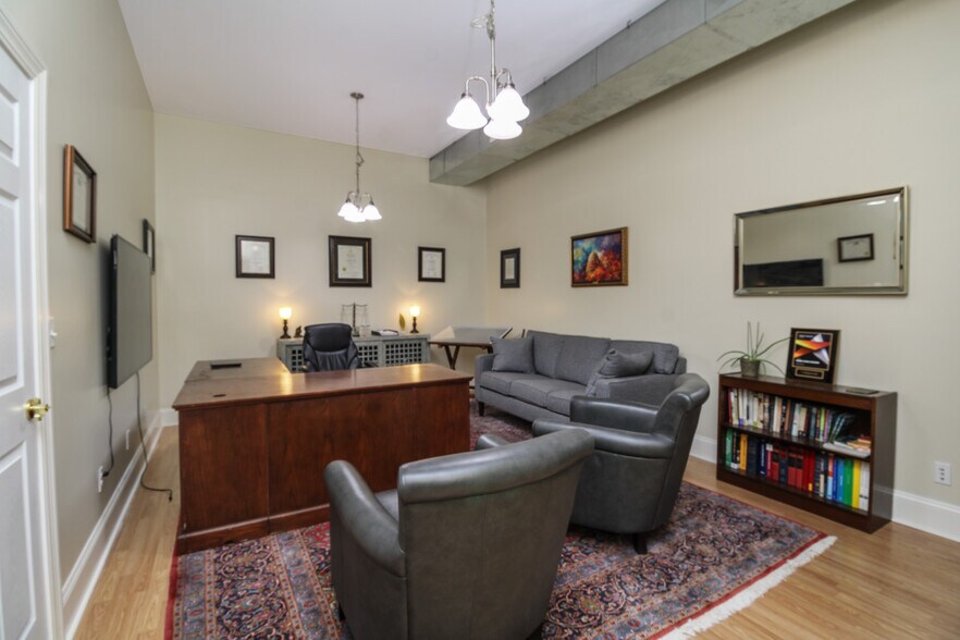 More Photos Of , Marietta General Retail For Sale