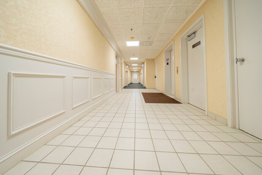 More Photos Of 33595 Bainbridge Rd, Solon Office For Lease