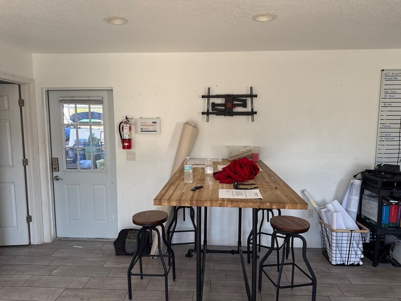 More Photos Of 460 N Franklin St, Sebring Warehouse For Sale